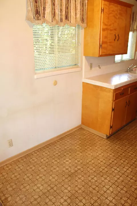 3570 Ebby Ln, Anderson, CA 96007 photo 17