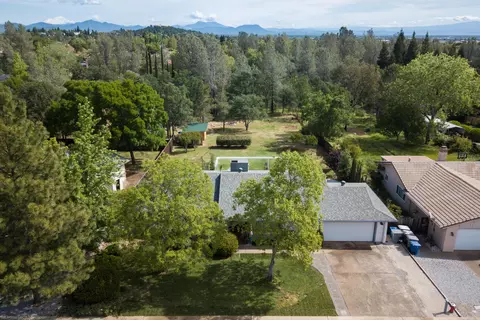 4132 Villa Dr, Redding, CA 96001 photo 1