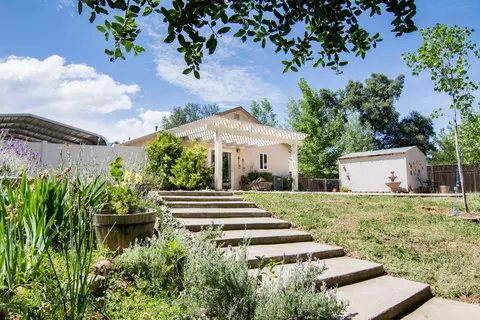 4583 Kayla Dr, Redding, CA 96002 photo 2