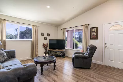 4583 Kayla Dr, Redding, CA 96002 photo 4