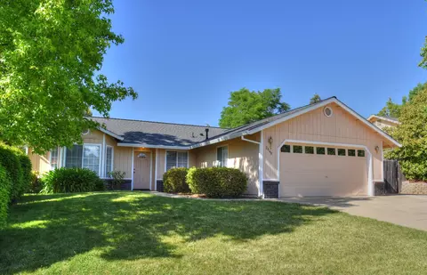 2848 Antigua Dr, Redding, CA 96003 photo 2