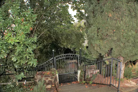 1625 Barbara Rd, Redding, CA 96003 photo 3