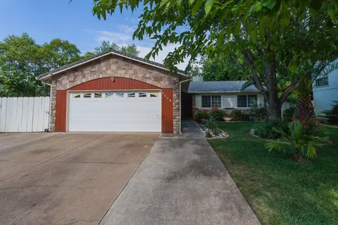3868 Pegasus St, Redding, CA 96002 photo 3