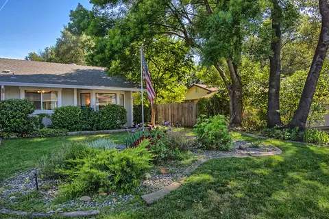 1935 Tiburon Dr, Redding, CA 96003 photo 4
