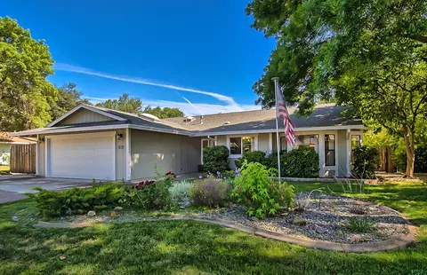 1935 Tiburon Dr, Redding, CA 96003 photo 3