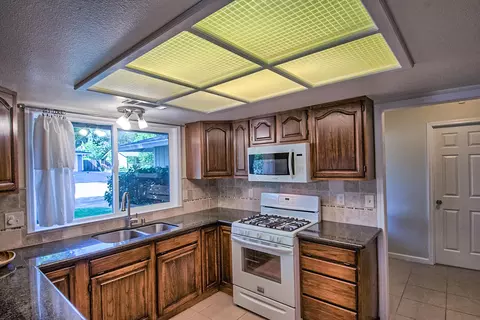 1935 Tiburon Dr, Redding, CA 96003 photo 13
