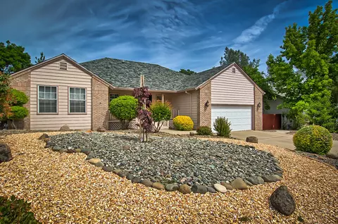 2668 Howard Dr, Redding, CA 96001 photo 1