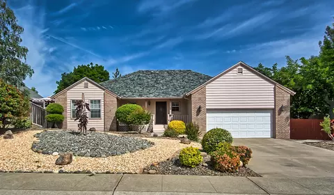 2668 Howard Dr, Redding, CA 96001 photo 2