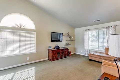 2482 Castlewood Dr, Redding, CA 96002 photo 6