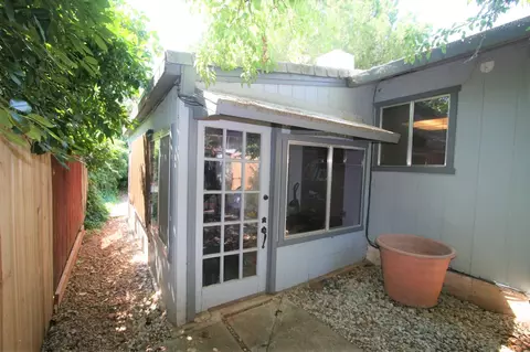 877 Camino Ct, Redding, CA 96002 photo 17