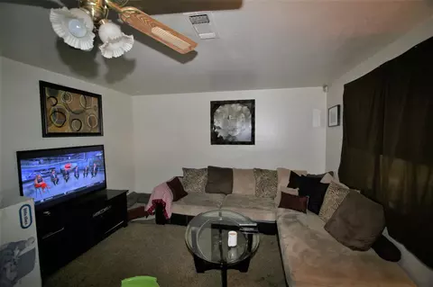 877 Camino Ct, Redding, CA 96002 photo 5