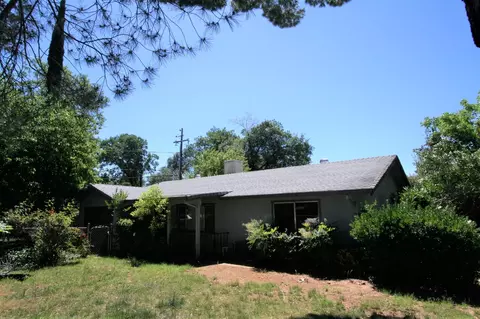 877 Camino Ct, Redding, CA 96002 photo 1