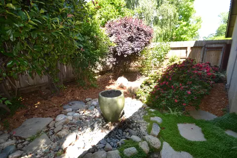 6644 Hemlock, Redding, CA 96001 photo 11