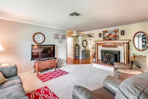 3465 Glenwood Dr, Redding, CA 96003 photo 3