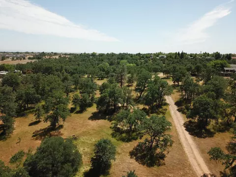 11106 Campers Ct, Redding, CA 96003 photo 4
