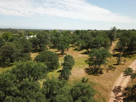 11106 Campers Ct, Redding, CA 96003 photo 3
