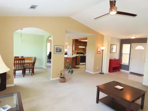 3670 Stokes Ct, Redding, CA 96001 photo 2