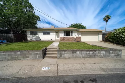 4520 Enchanted Way, Redding, CA 96001 photo 2