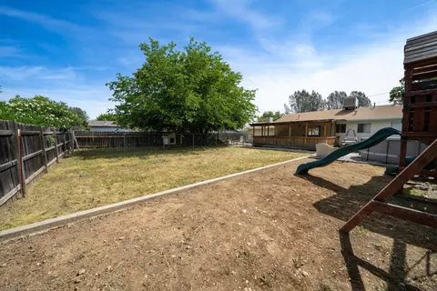 4520 Enchanted Way, Redding, CA 96001 photo 26