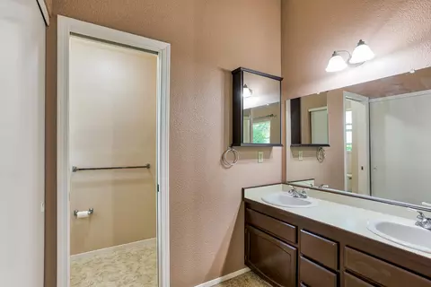 3374 Auburn Dr, Redding, CA 96001 photo 24
