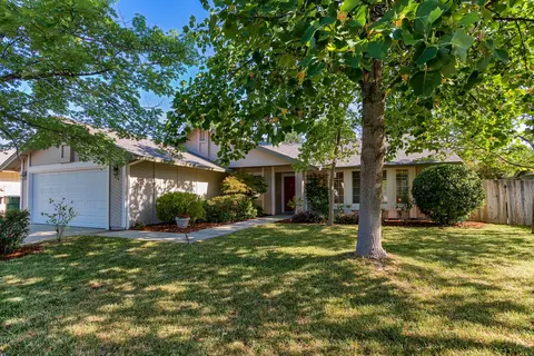 3374 Auburn Dr, Redding, CA 96001 photo 1