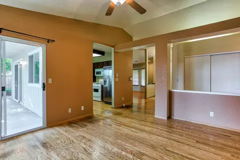 3374 Auburn Dr, Redding, CA 96001 photo 13
