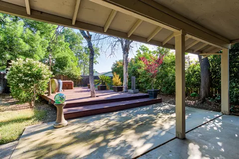 3374 Auburn Dr, Redding, CA 96001 photo 27