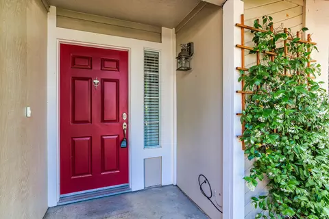 3374 Auburn Dr, Redding, CA 96001 photo 4