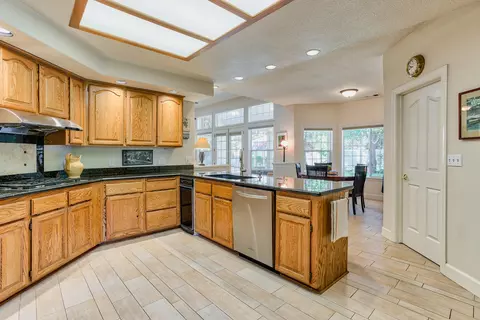 4110 Brittany Dr, Redding, CA 96002 photo 11