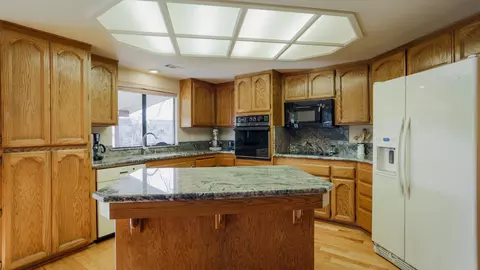 222 Vintage Path, Redding, CA 96003 photo 5