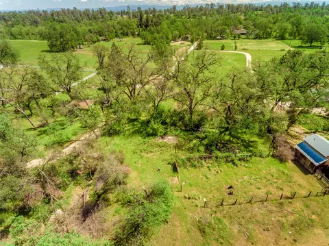 20401 Sudan Ln, Redding, CA 96003 photo 6
