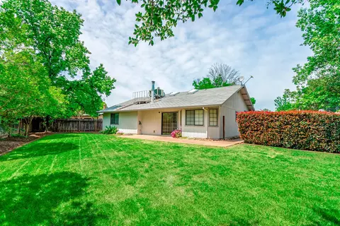 1802 Winterwood Ct, Redding, CA 96002 photo 12