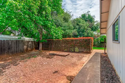 1802 Winterwood Ct, Redding, CA 96002 photo 15