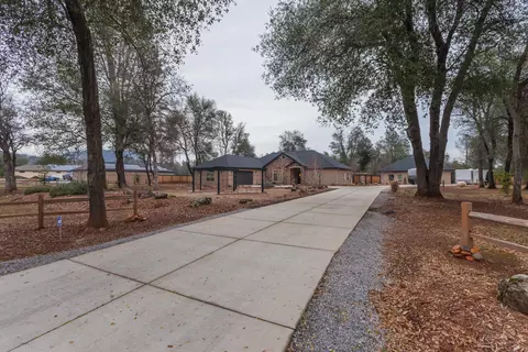 13525 Manzanillo Way, Redding, CA 96003 photo 1