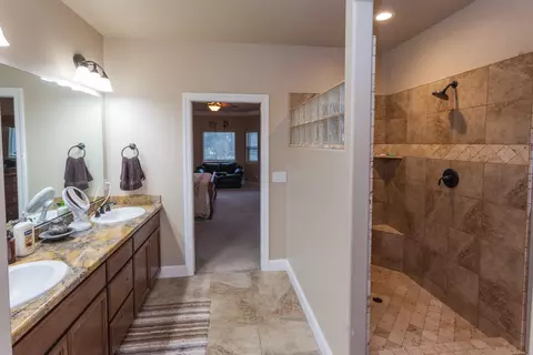 13525 Manzanillo Way, Redding, CA 96003 photo 21