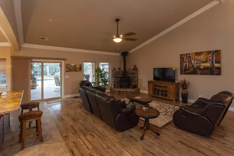 13525 Manzanillo Way, Redding, CA 96003 photo 7