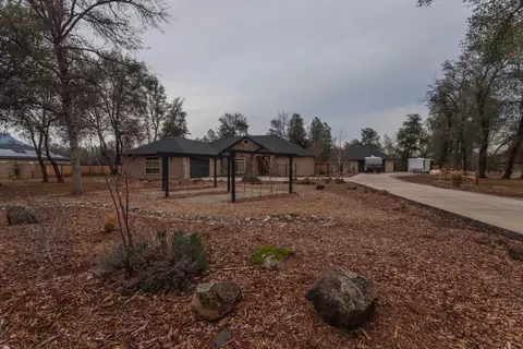 13525 Manzanillo Way, Redding, CA 96003 photo 2