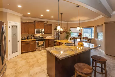 13525 Manzanillo Way, Redding, CA 96003 photo 12