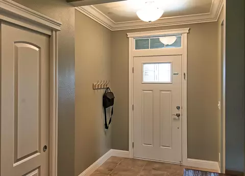 4076 Palm Springs Dr, Redding, CA 96002 photo 3