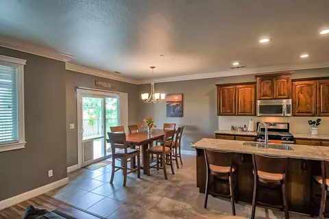 4076 Palm Springs Dr, Redding, CA 96002 photo 8