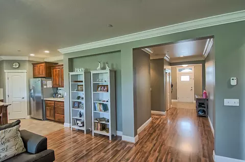 4076 Palm Springs Dr, Redding, CA 96002 photo 4