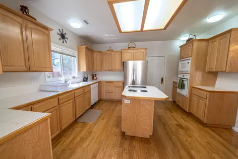 2198 Allegheny Ct, Redding, CA 96001 photo 9