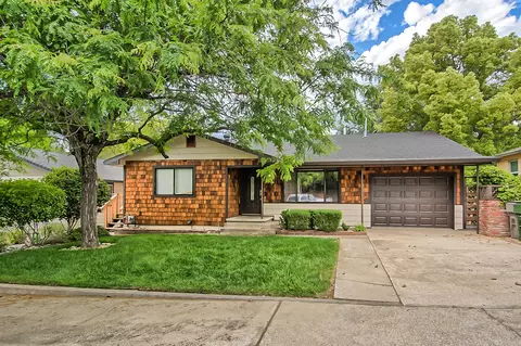 2556 Shasta St, Redding, CA 96001 photo 2