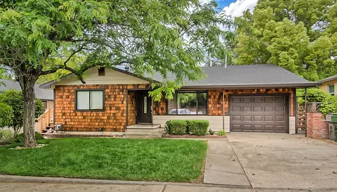 2556 Shasta St, Redding, CA 96001 photo 1