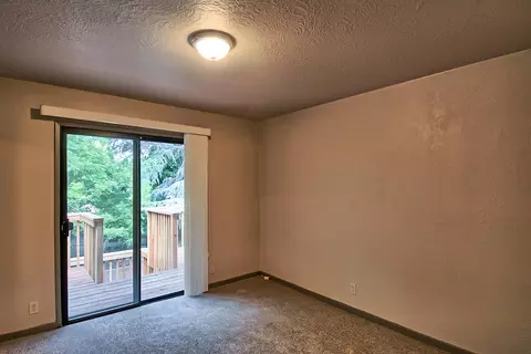 2556 Shasta St, Redding, CA 96001 photo 8