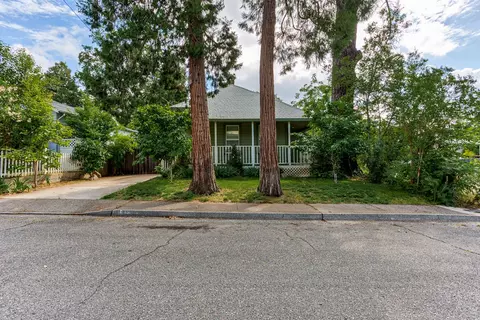 1055 East St, Redding, CA 96001 photo 2