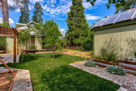 1055 East St, Redding, CA 96001 photo 26