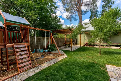 1055 East St, Redding, CA 96001 photo 33