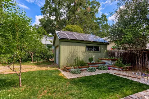 1055 East St, Redding, CA 96001 photo 27