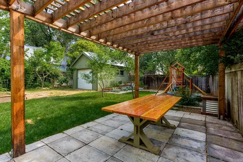 1055 East St, Redding, CA 96001 photo 29